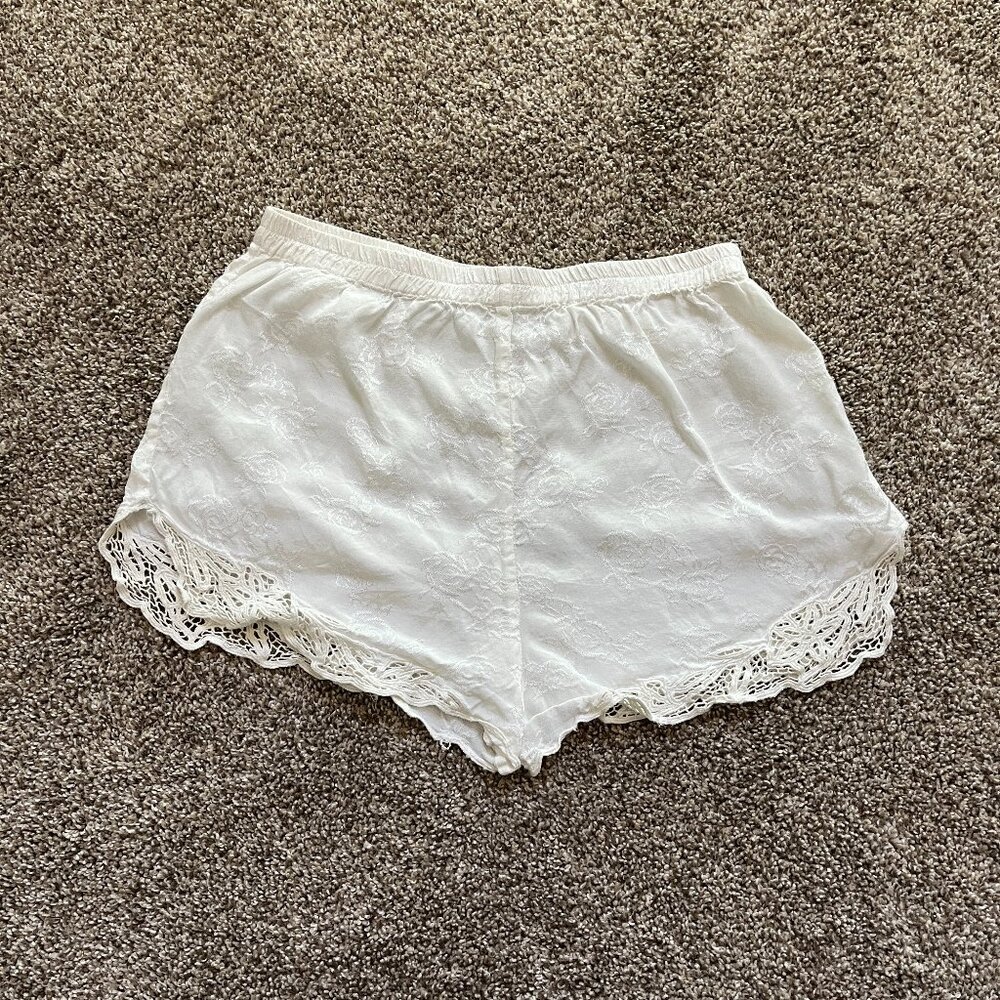 Oluwatu Satin Floral Shorts Ivory Balinese Lace Detail Elastic Waist Size Small